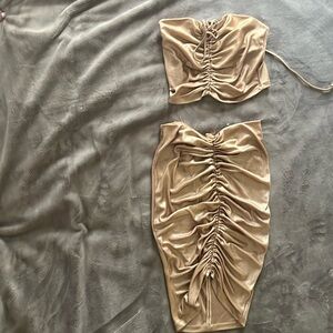 A beautiful set by D&G which is hugging your figure with most flattering design